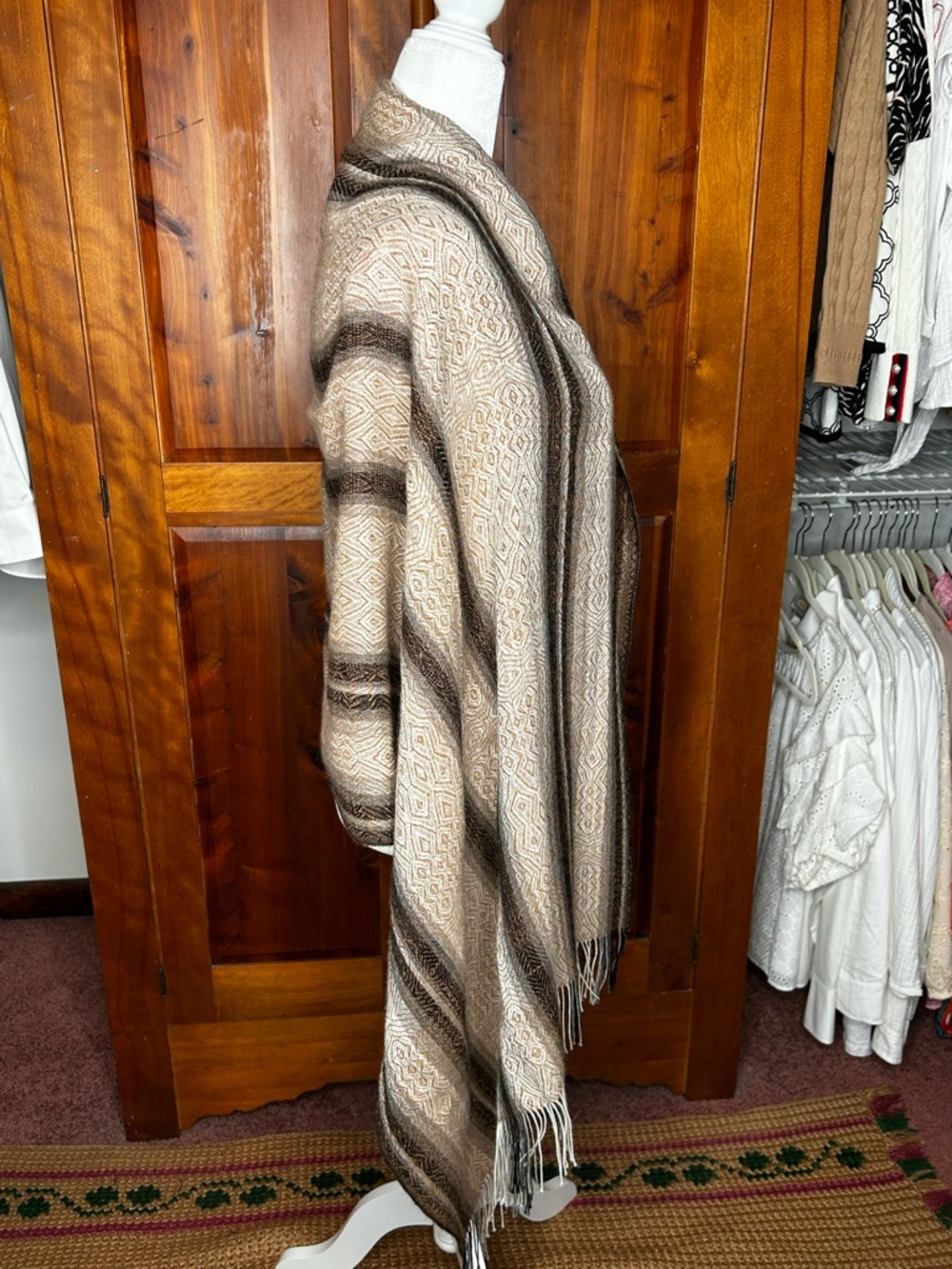 Peruvian 100% Baby Alpaca Oversized Shawl Wrap Scarf Soft Fringe Pashmina Style - Picture 5 of 15